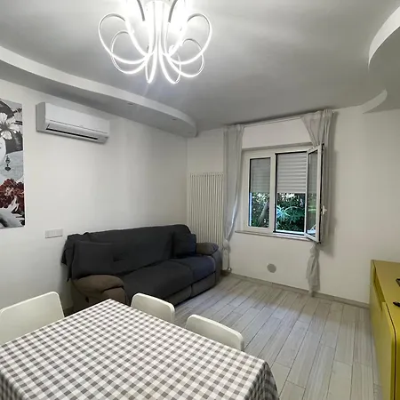 Lindo E Dora - A Due Passi Dal Mare *