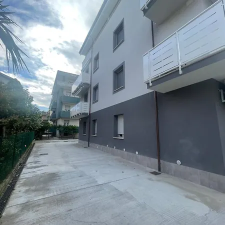 Lindo E Dora - A Due Passi Dal Mare 아파트 *