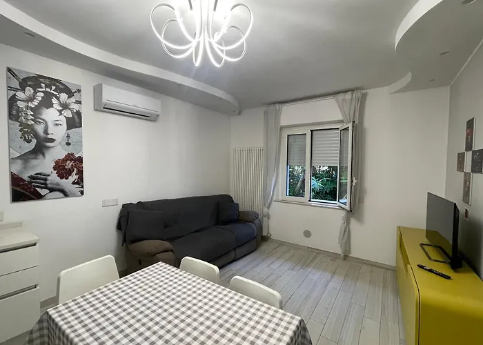 Lindo E Dora - A Due Passi Dal Mare *